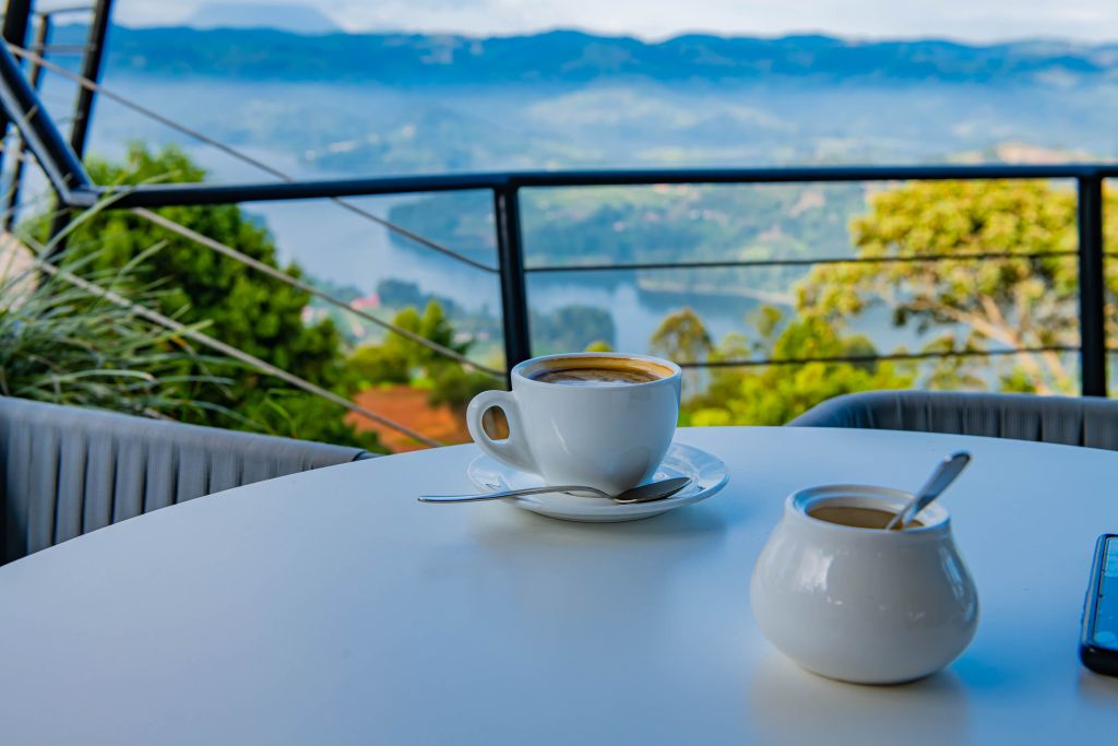 Enjoy a 4 day gorilla trekking and Lake Bunyonyi relaxation safari guided by a local guide and a wildlife photographer