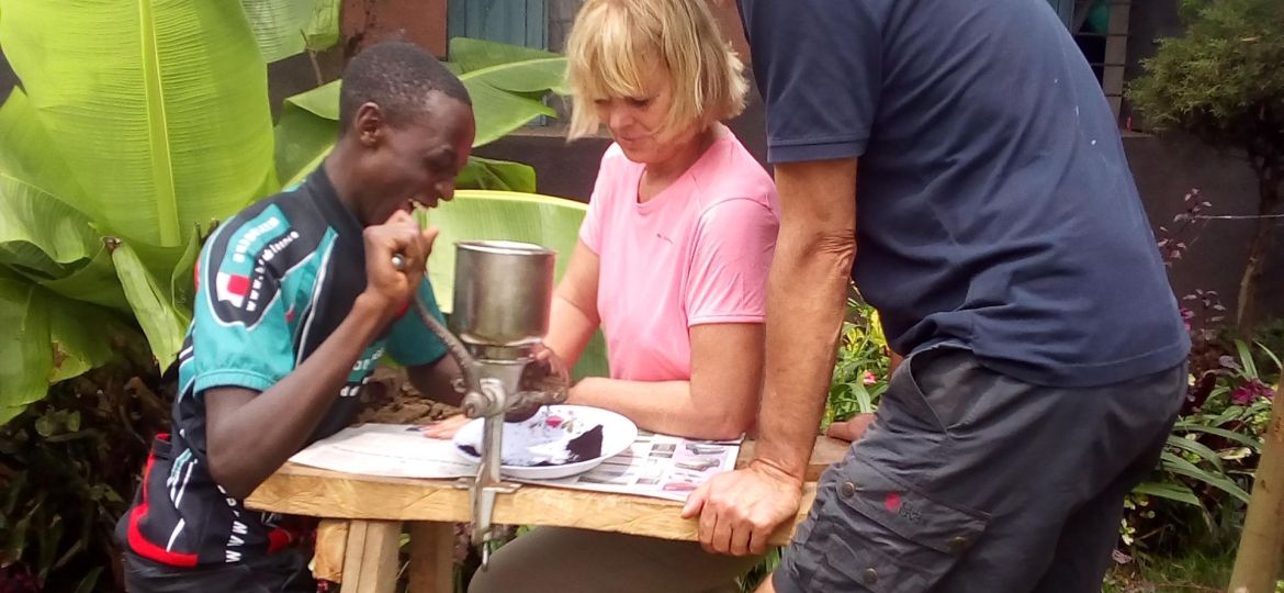 travel like a local in Uganda