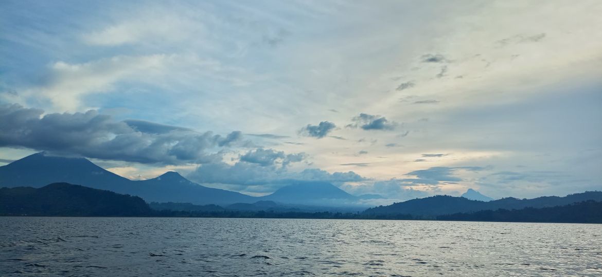 best hiking trails around lake Bunyonyi