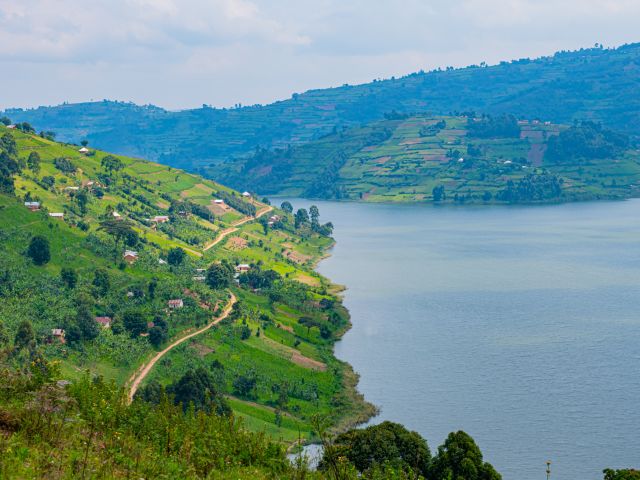 best hiking trails around lake Bunyonyi